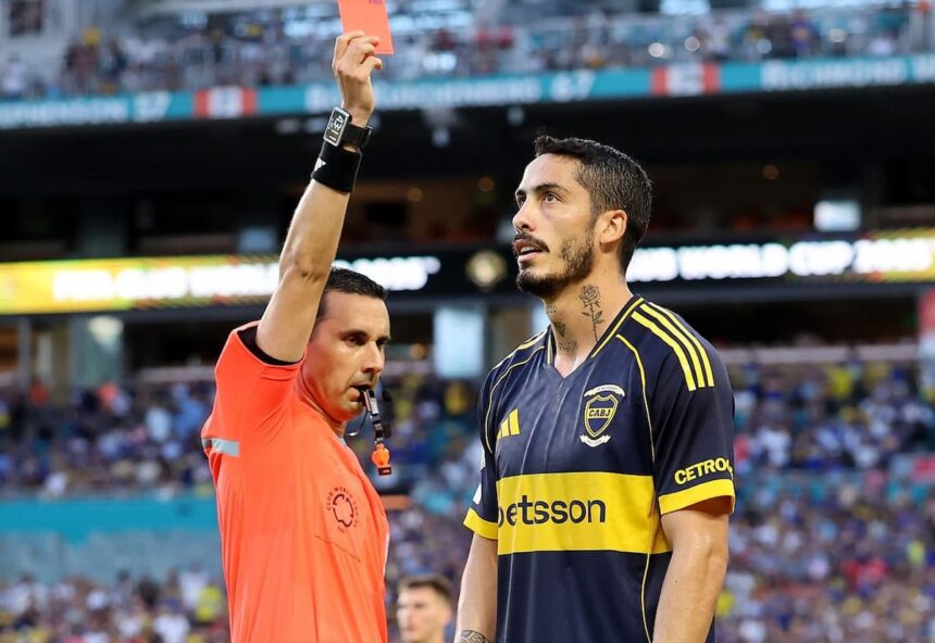 Figal fue expulsado contra Benfica