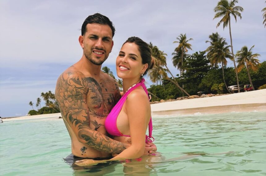 Paredes, de vacaciones mientras aguarda por su vuelta a Boca