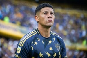 Rojo en el ingreso a un partido en La Bombonera