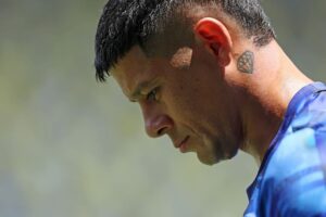 Marcos Rojo faltó al entrenamiento y su salida es inminente