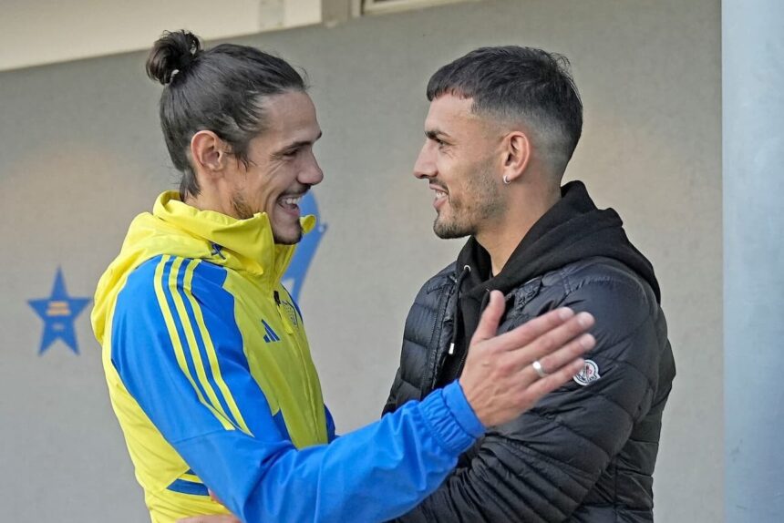 Cavani le dio la bienvenida a Paredes a Boca