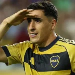 Merentiel recibió el apoyo de un hincha en Ezeiza