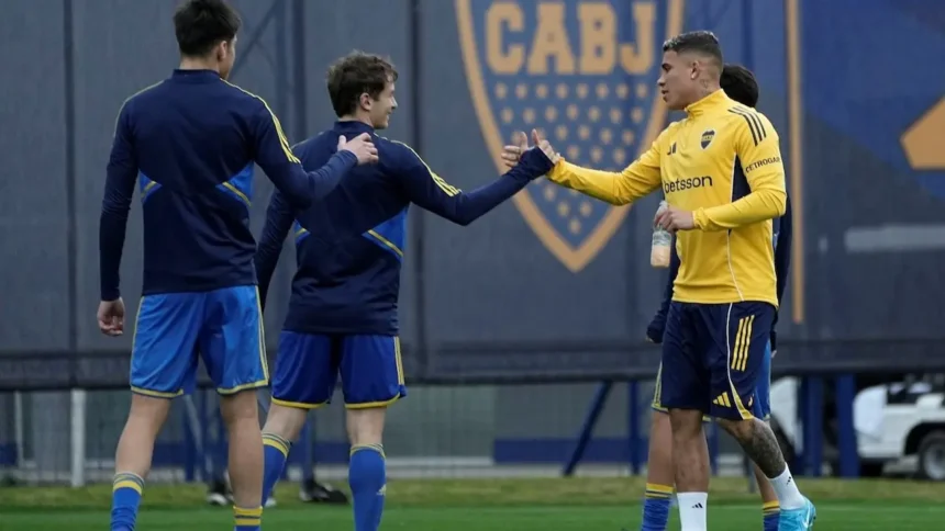 Ayrton Costa y Carlos Palacios entrenaron con los juveniles en Boca Predio