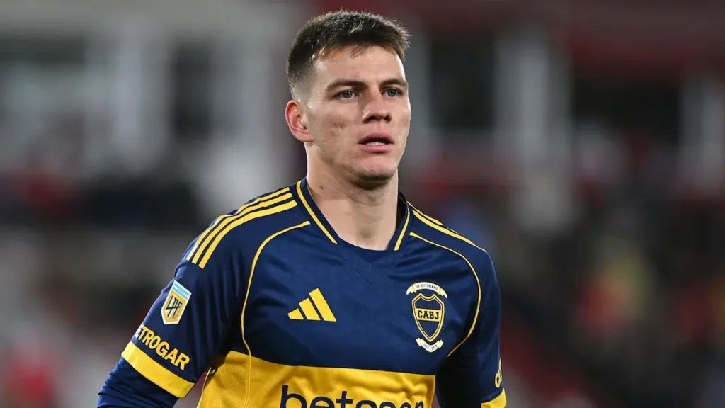 Boca recibió una oferta de Olympiacos de Grecia por Kevin Zenón