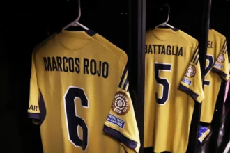 Battaglia usará la 6 que dejó vacante Marcos Rojo