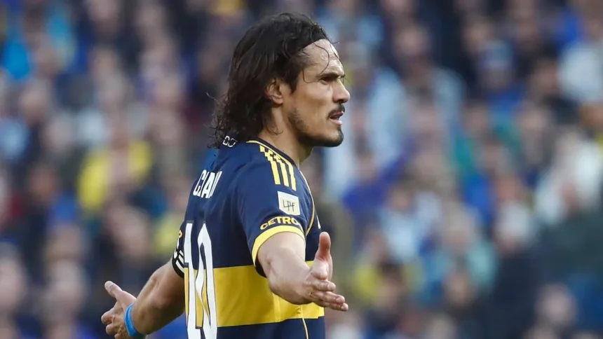 Cavani en el partido contra Racing
