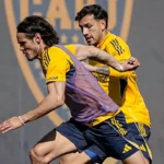 Cavani y Paredes en la práctica de Boca