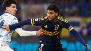 Exequiel Zeballos en el clásico contra Racing