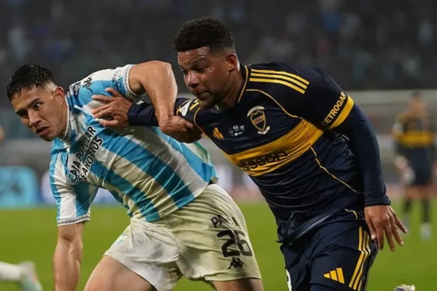 Fabra jugando contra Atlético Tucumán