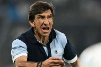 Costas le apuntó a Boca por la programación del clásico contra Racing