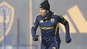 Carlos Palacios volvió a practicas y podría volver contra Racing si Russo le levanta la sanción