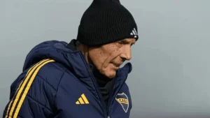 Russo prueba variantes en Boca
