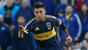 Alan Velasco en el clásico contra Racing