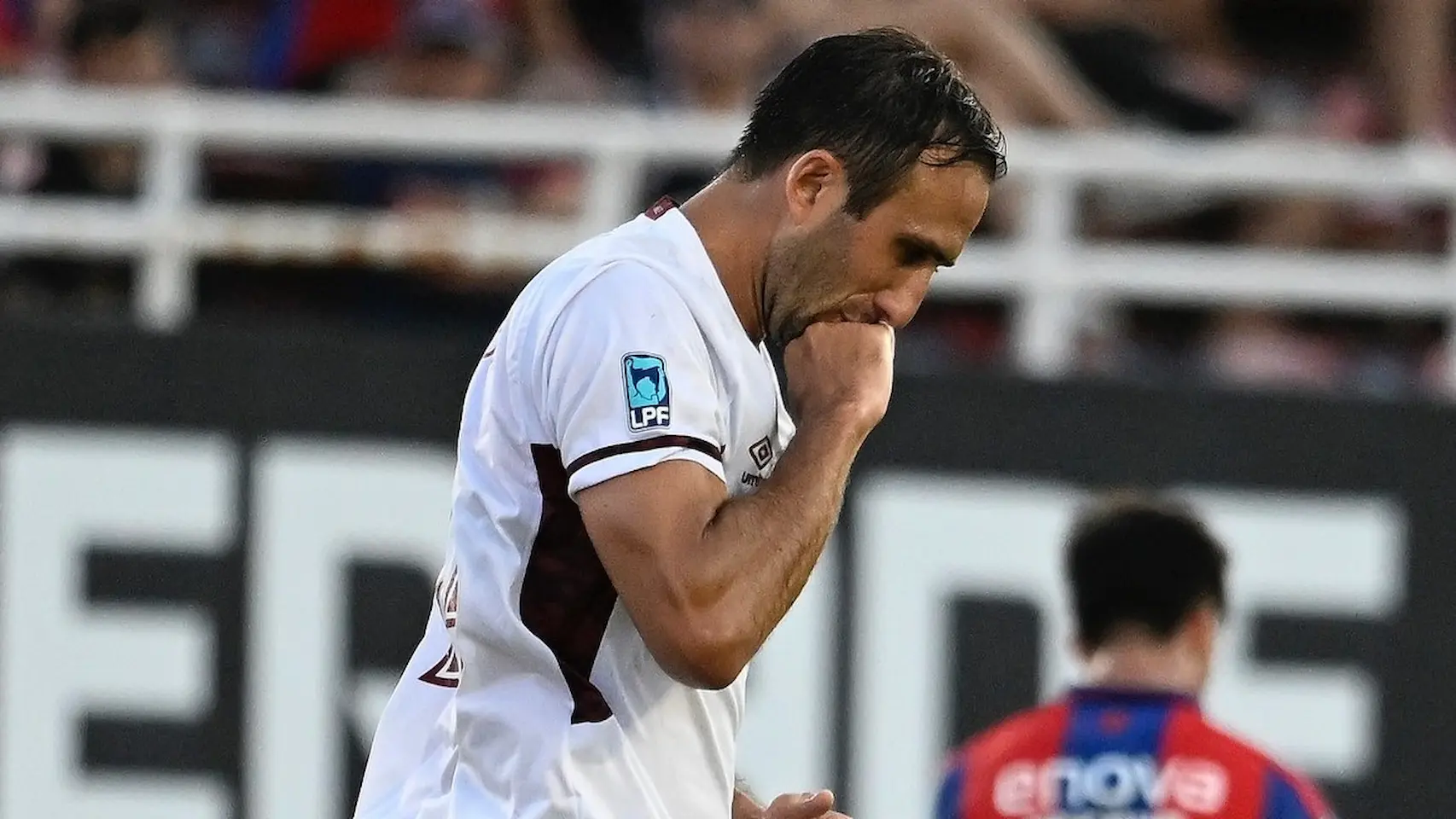 Carlos Izquierdoz elogió a los pibes de San Lorenzo tras el debut en el Apertura