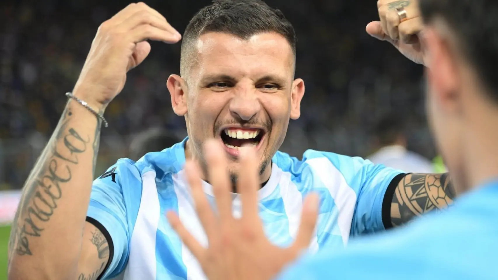 El ofrecimiento más insólito: se postuló para jugar gratis y pidió que Ayude lo pruebe