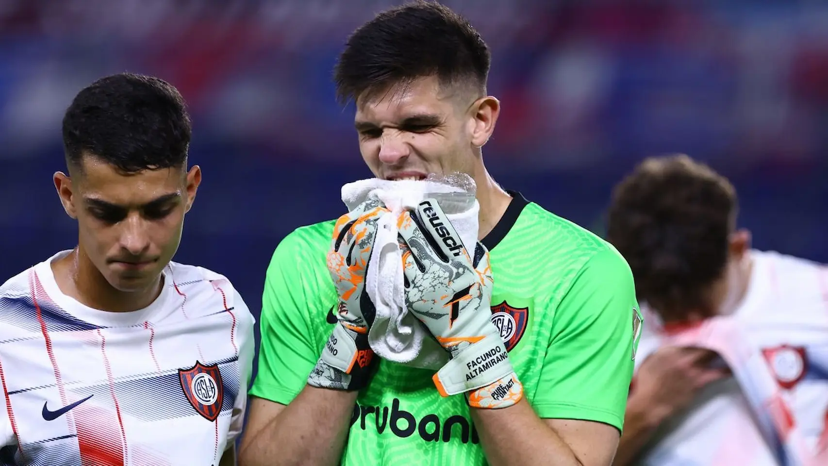 Conflicto, deuda e interés externo: el jugador que tendría las horas contadas en San Lorenzo