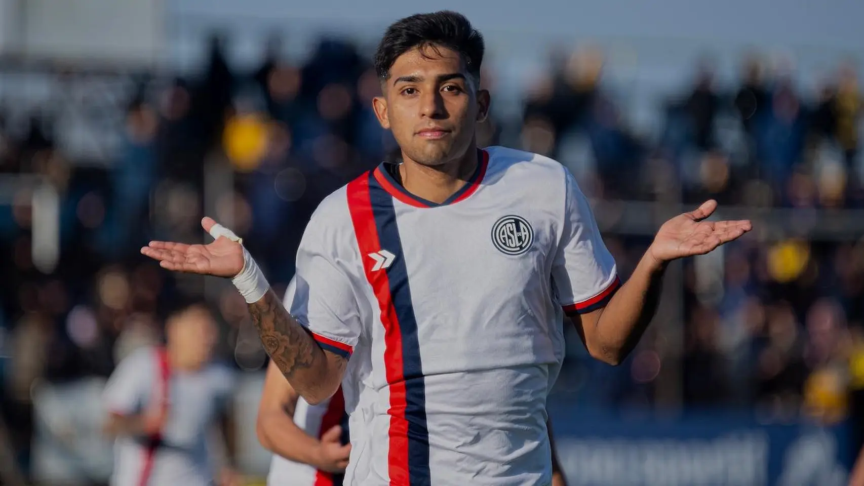 El juvenil que había quedado libre, San Lorenzo recuperó y firmó su primer contrato