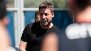 Sergio Costantino habló de la reunión con los jugadores y Damián Ayude tras la derrota con Huracán