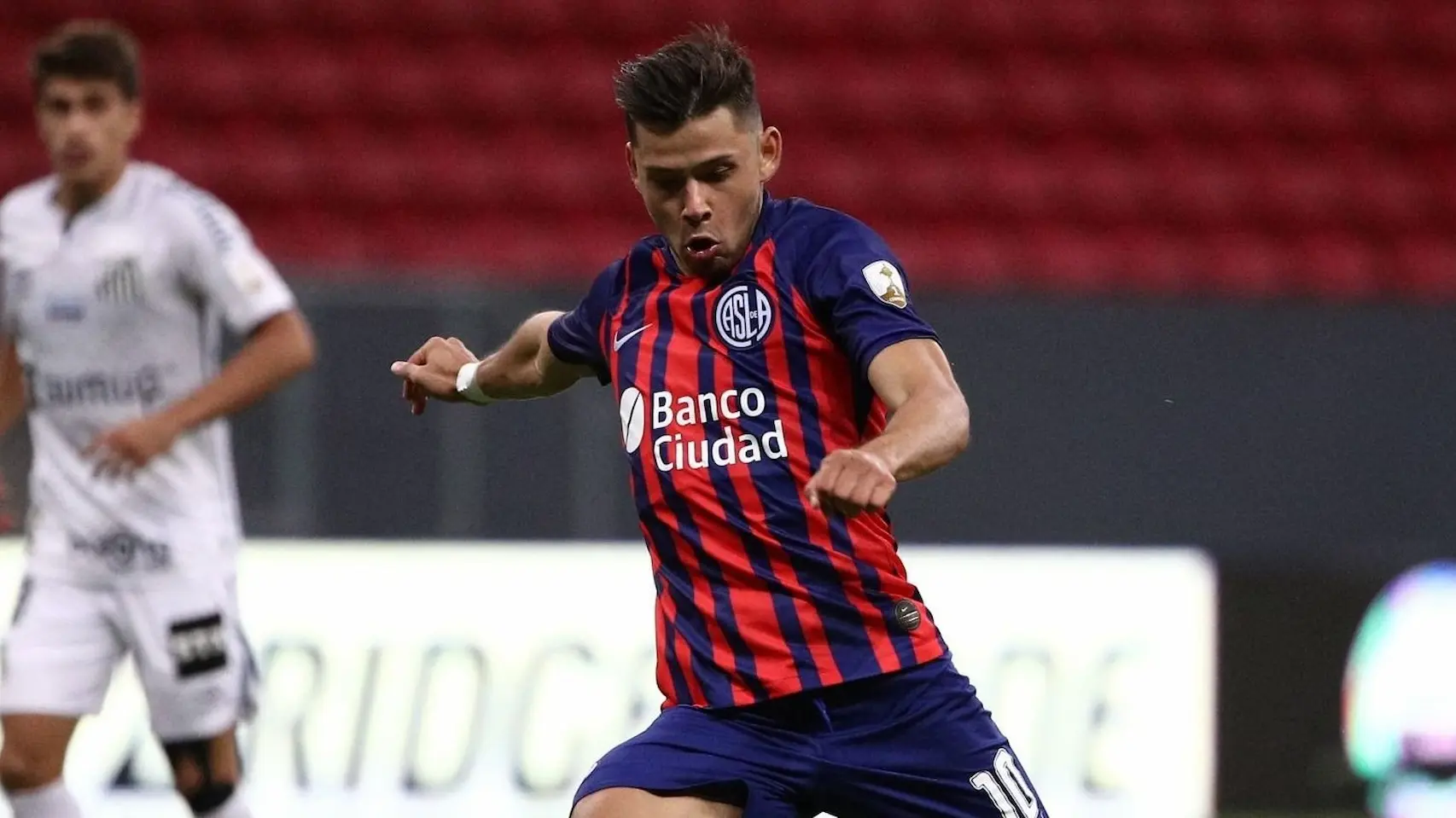 Sorpresa en el mercado: Oscar Romero jugará en Huracán